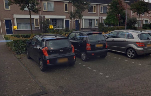 Bericht Dries, Rijsbergen, op het parkeerterrein tegenover huisnummer 30 bekijken